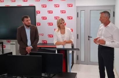 Recent, a avut loc o întâlnire între reprezentanții Serviciului național unic pentru apelurile de urgență 112  și cei ai Agenției Naționale pentru Prevenirea Violenței împotriva Femeilor și a Violenței în Familie, în cadrul căreia s-a convenit inițierea unei colaborări strategice pentru prevenirea și protecția femeilor și fetelor victime ale violenței domestice.  Printre subiectele discutate s-au numărat îmbunătățirea gestionării apelurilor de urgență legate de violența domestică, formarea operatorilor Serv
