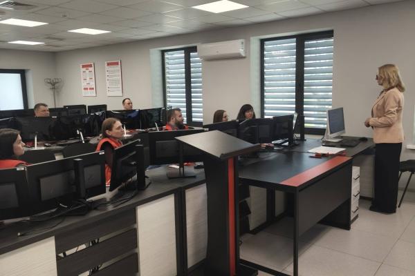Activitățile de instruire:  comunicrea eficientă în activitatea profesională specifică