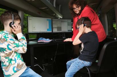 Serviciul 112 a adus lecții de siguranță și experiențe interactive copiilor la sărbătoarea organizată de MAI cu prilejul Zilei Internaționale a Copilului